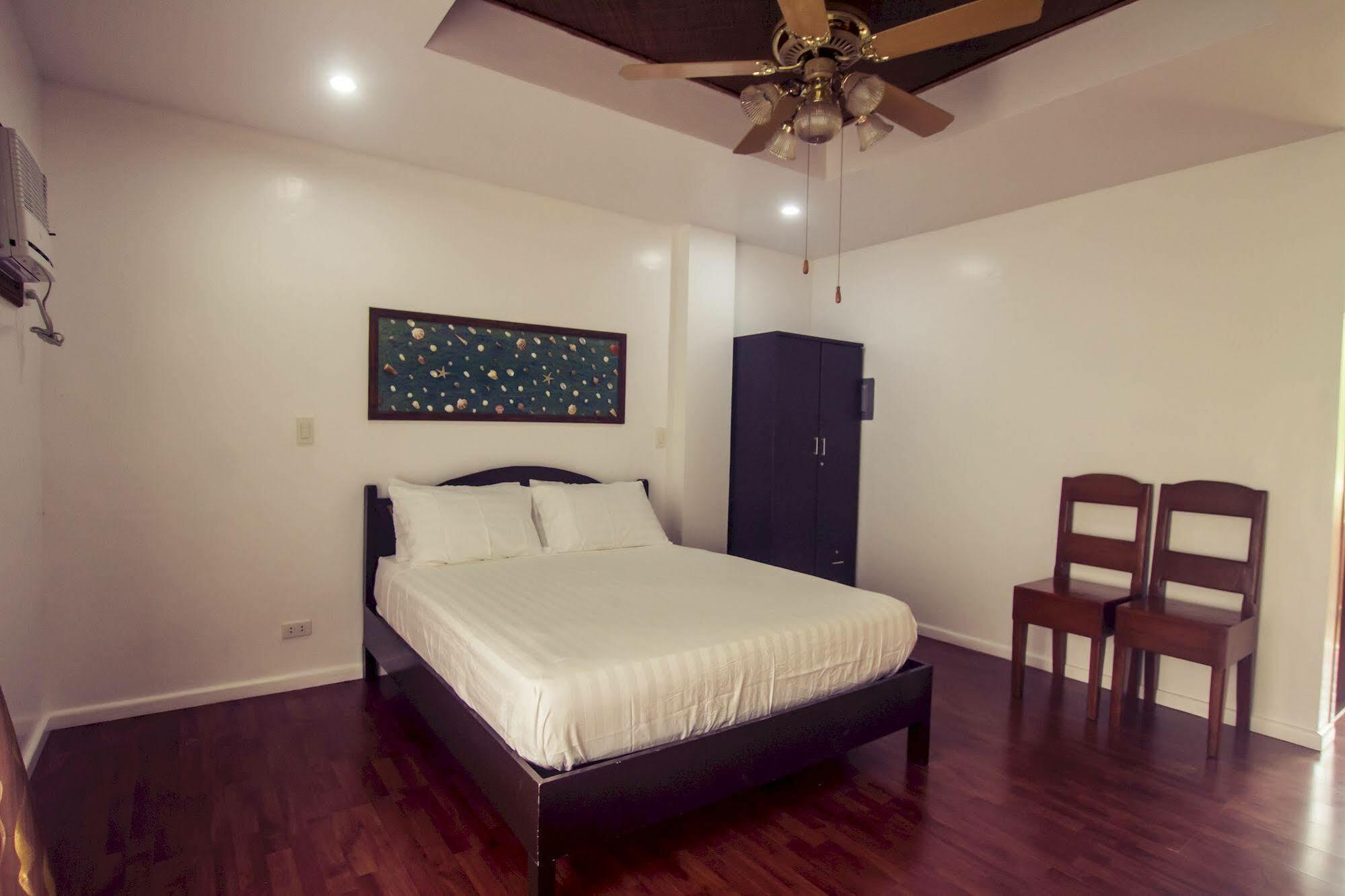 Hotel Oasis And